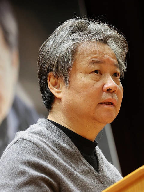 余华谈 ChatGPT 写小说:AI 写不出个性的小说,目前不构成威胁 余华谈 ChatGPT 写小说:AI 写不出个性的小说,目前不构成威胁