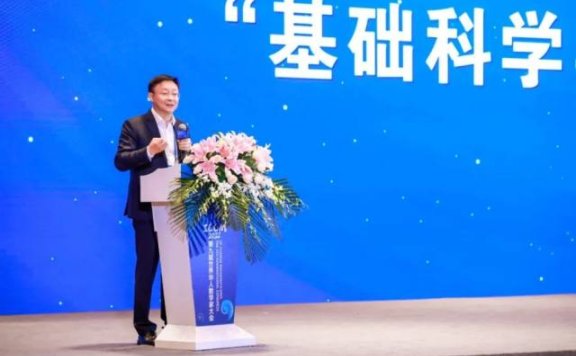 科大讯飞刘庆峰:实现基础理论创新突破,需要人工智能与数学科学深度融合