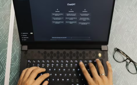 日本首相将公布生成式 AI 监管规则，旨在打击虚假信息